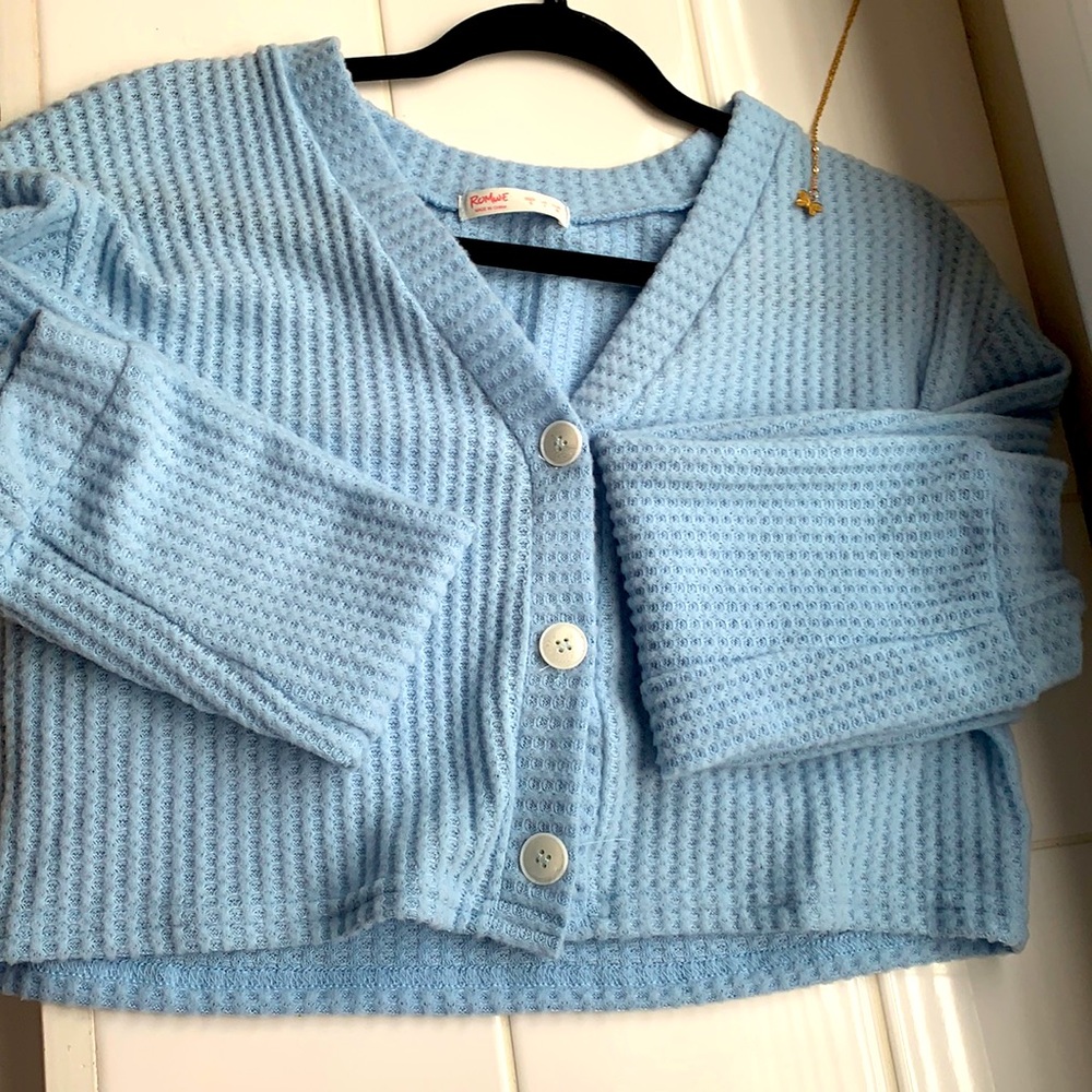 Cropped baby blue cardigan